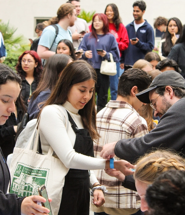 Student getting wristband
